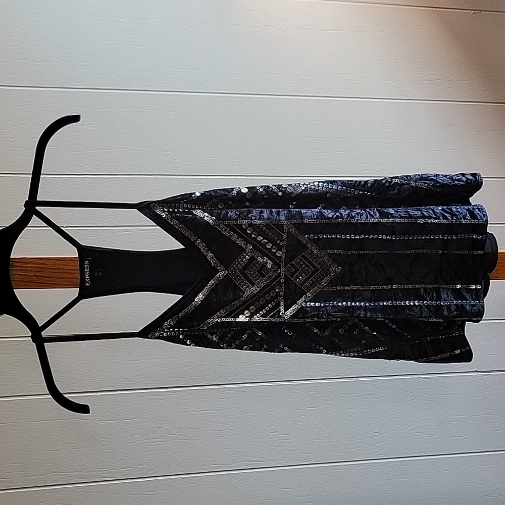 Sequence tank